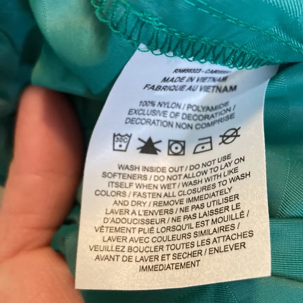 NWT NIKE GREEN CHECKERED SWIM SHORTS